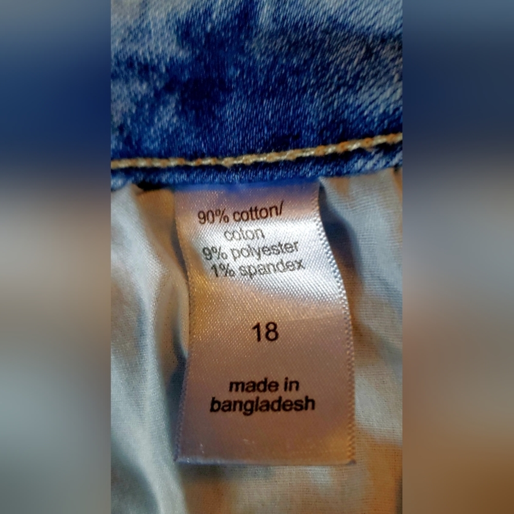 Size 18 Maurices women's capris